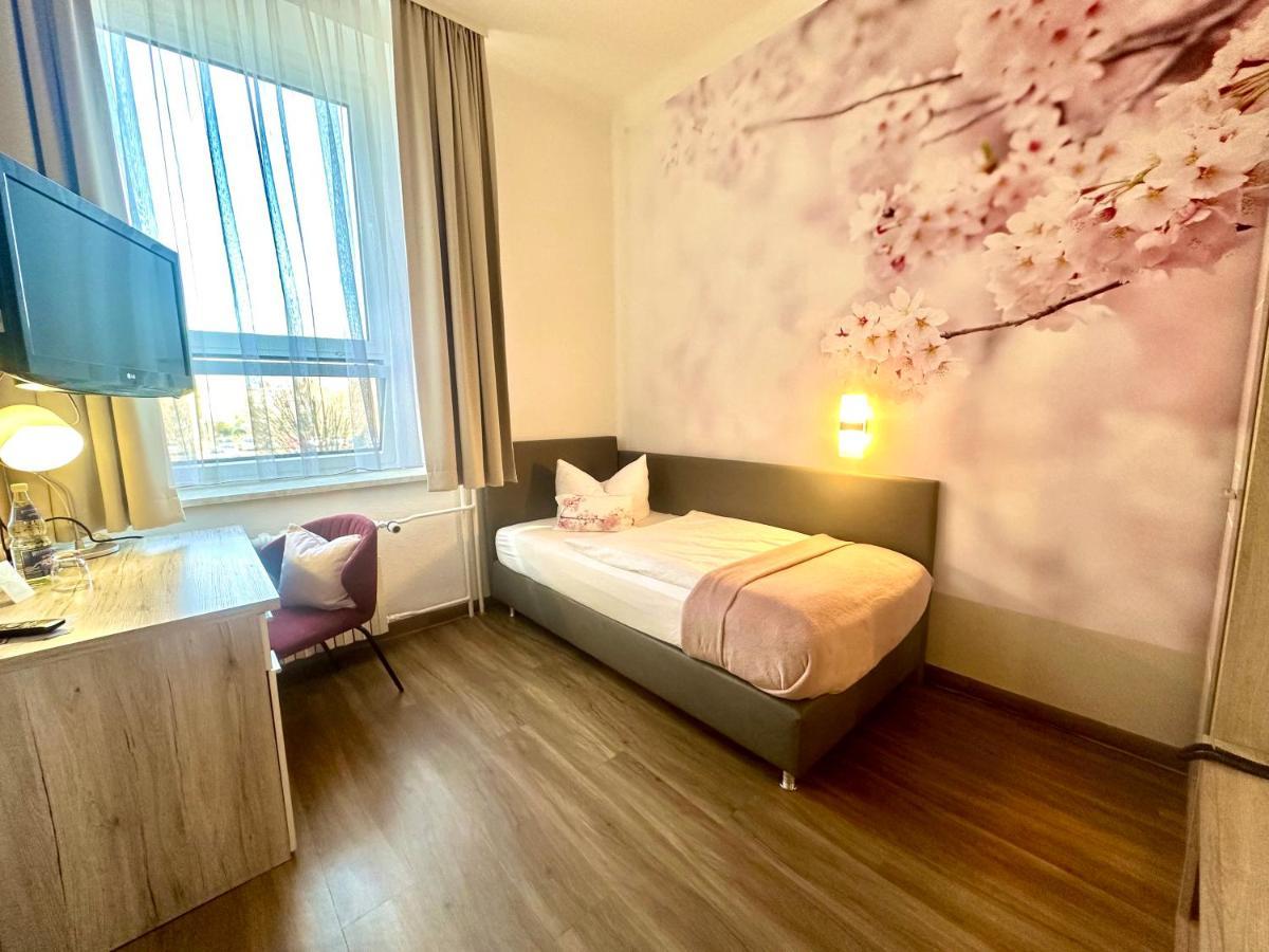 Hotel "Central" Inh Carolin Krause Bitterfeld-Wolfen Exteriör bild