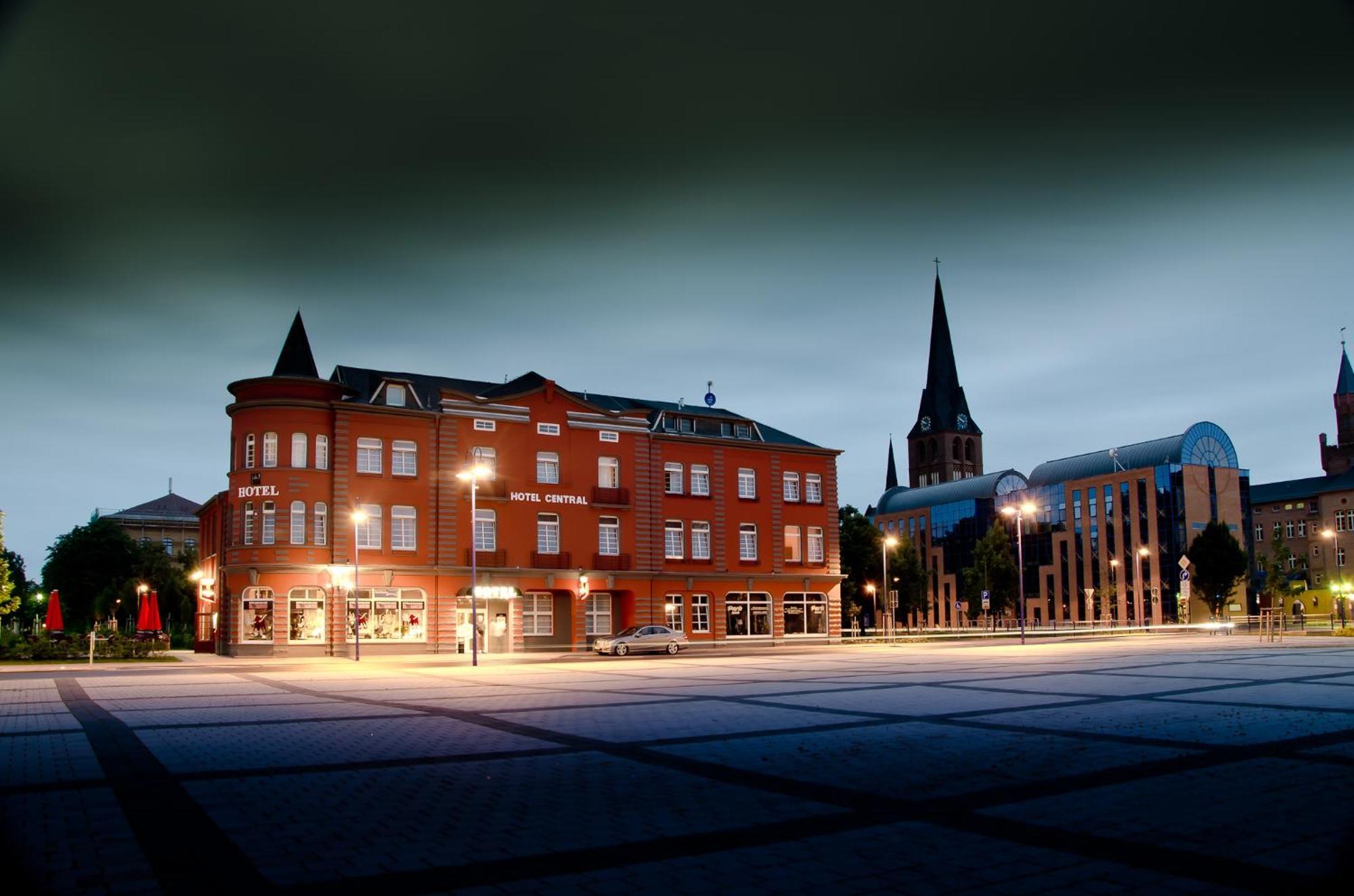 Hotel "Central" Inh Carolin Krause Bitterfeld-Wolfen Exteriör bild